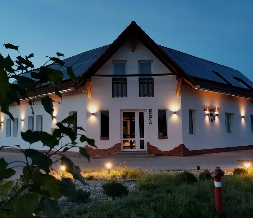 Megnyugtat-Lak Apartmanhaz Демьен Экстерьер фото