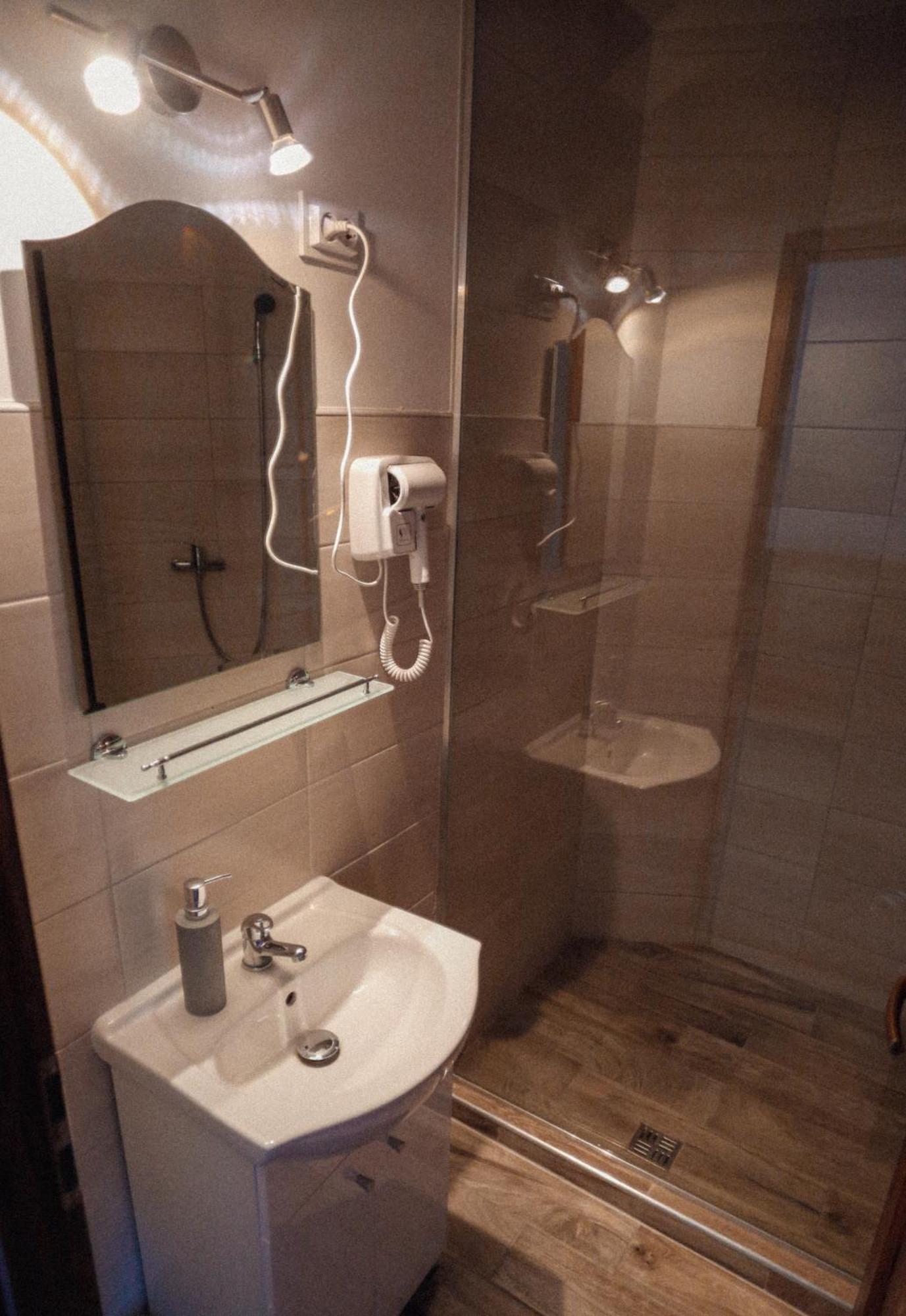 Megnyugtat-Lak Apartmanhaz Демьен Экстерьер фото